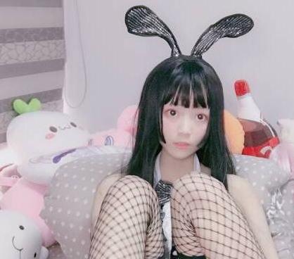 （小奈奈）白衬衫+渔网黑丝精品佳作
